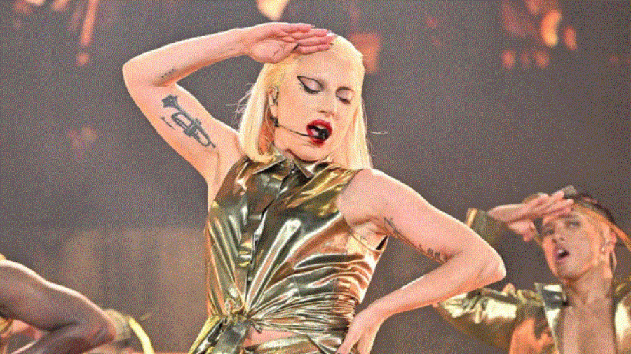 Lady Gaga del me njoftim të papritur