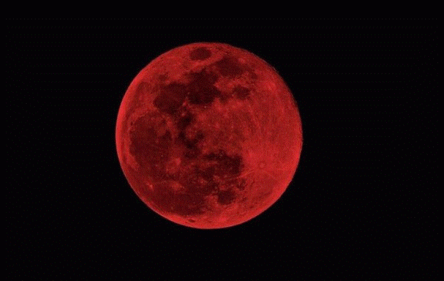 Superhëna më e madhe e vitit 2025 ndriçon qiellin