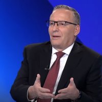 Hamza premton 50% paga më të larta për të gjithë punëtorët e sektorit publik