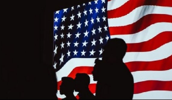 Ambasada e SHBA-së paralajmëron shqiptarët