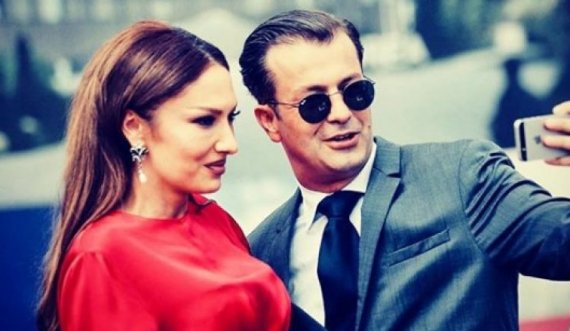 Adelina Ismaili befason bashkëshortin në koncertin e 40-vjetorit të karrierës