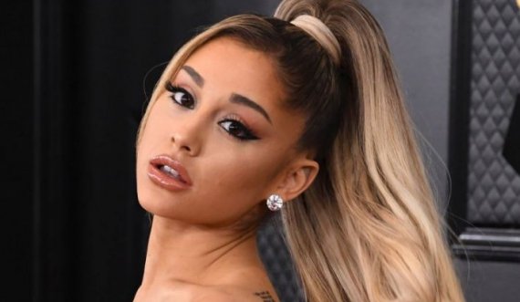 Ariana i ka bërë homazh ish-të dashurit të saj 
