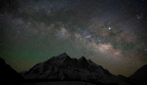 Misteri i madhësisë së universit