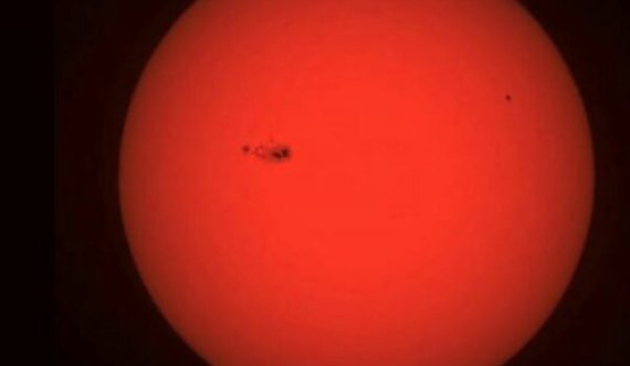 Zbulohet misteri i ‘shiut’ në Diell