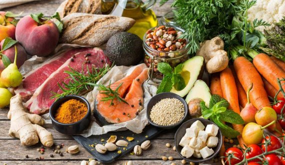 Ja ushqimet më të mira kundër simptomave të reumatizmit