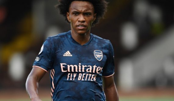 Willian shkëlqen me tri asistime dhe i ndihmon Arsenalit ta mundë Fulhamin në debutimin e tij