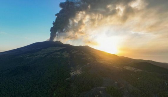 Pamje nga shpërthimi i vullkanit Etna