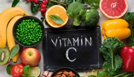 Vitamina C rrit menjëherë prodhimin e kolagjenit
