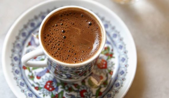 Ja çfarë thotë studimi për kafen e mëngjesit