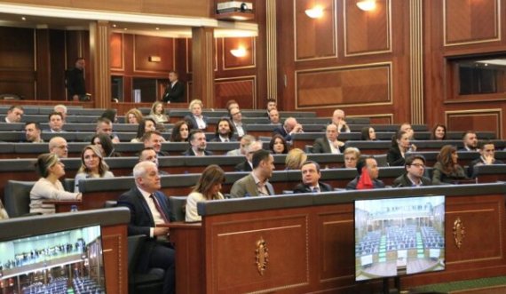 Vetëvendosje po voton kundër kandidatëve të Listës Srpska, ndërsa PDK dhe LDK po abstenojnë