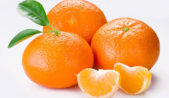 Cila është më ushqyese: Mandarina apo portokalli? 
