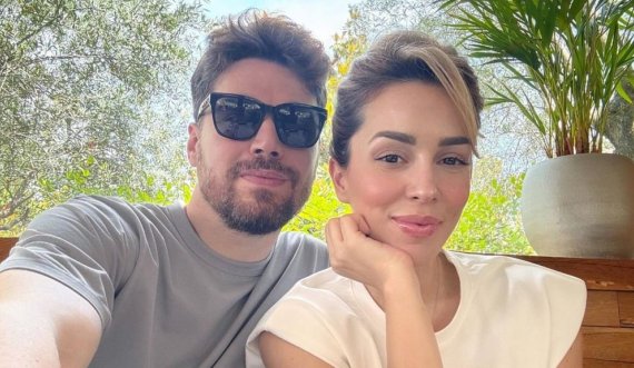 Miriami publikon foton e rrallë me Albanin, shfaqen para shumë viteve  