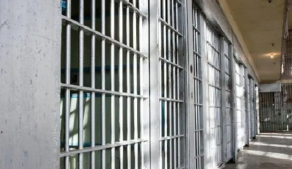 Në Qendrën e Paraburgimit të Gjilanit është parandaluar futja e kontrabandës