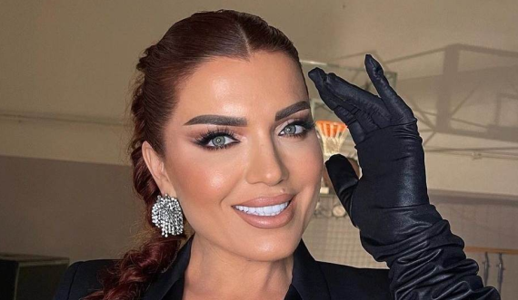 Edona Llalloshi jo vetëm me muzikë tash e tutje edhe me politikë